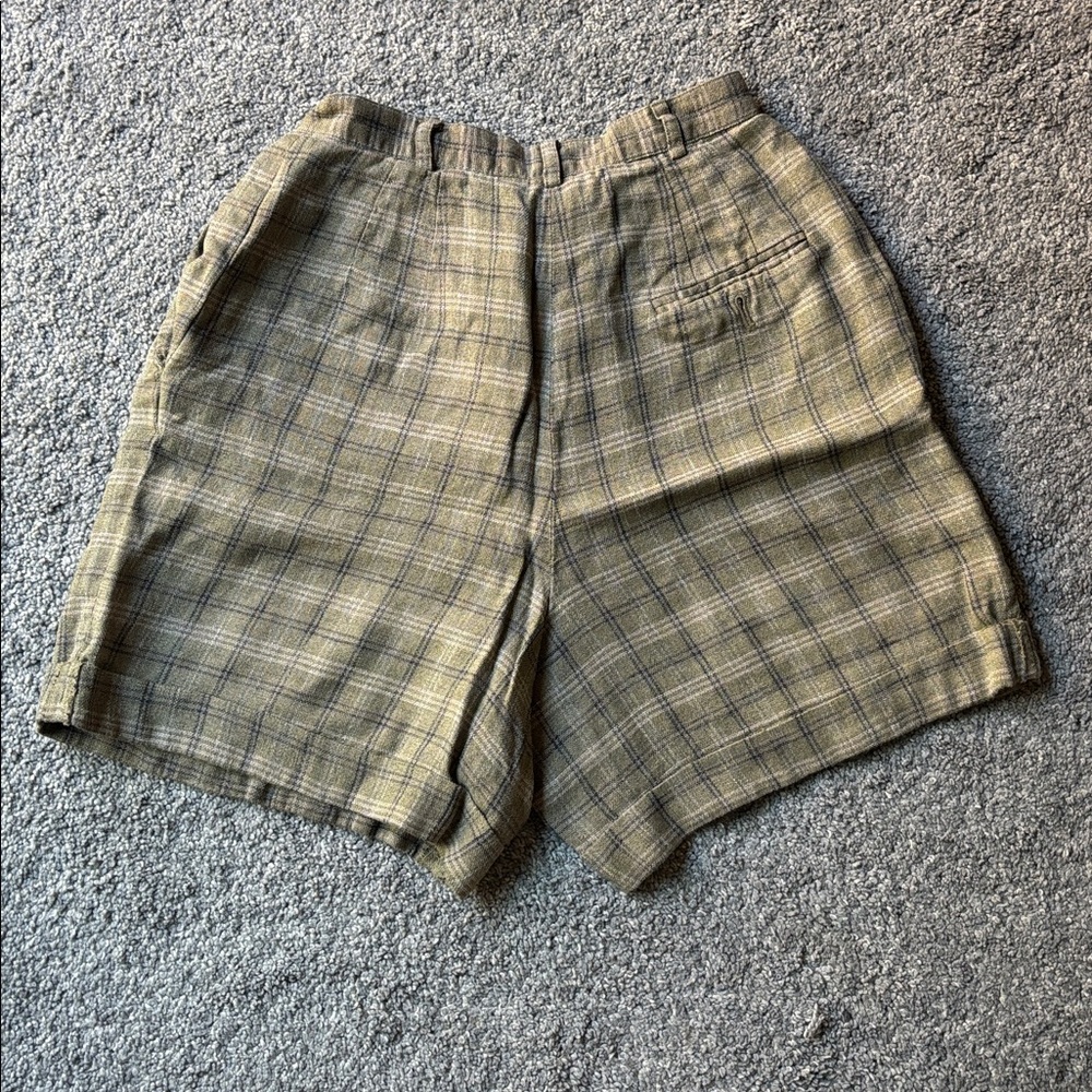Liz Claiborne Plaid Mom Shorts - Picture 2 of 8